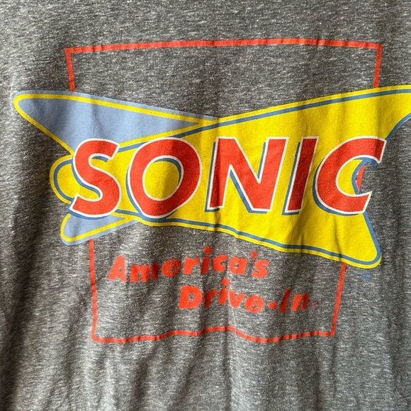 Sonic Americas Drive Thru Fast Food Heather Gray Crew Neck Short Sleeve Tee - Picture 6 of 7